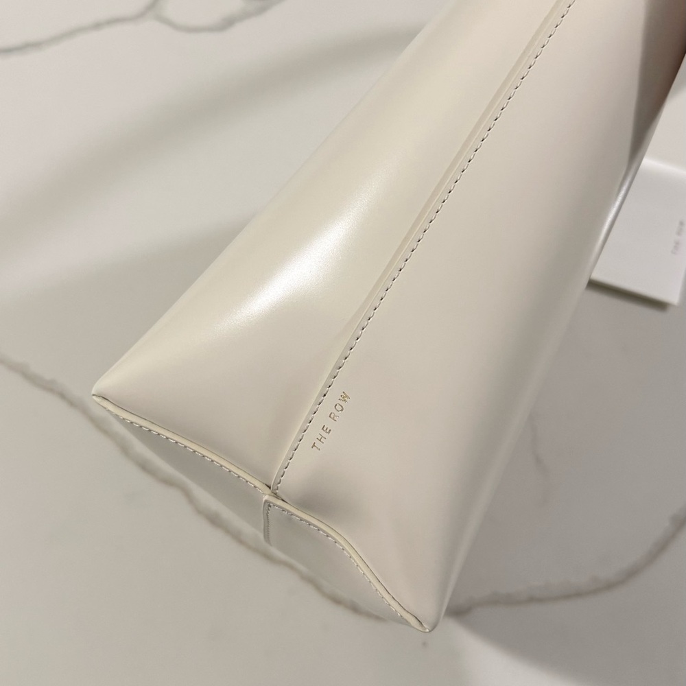 THE ROW Women's Small S/M Park Tote Bag Retail: $1450 (NWT) - Picture 2 of 6